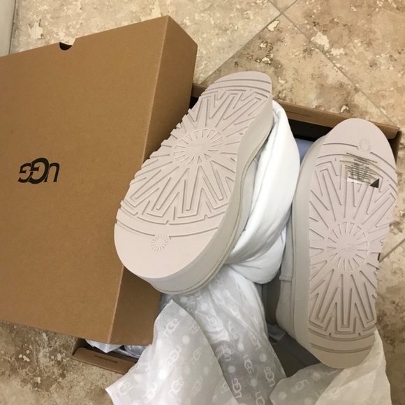 NWT UGG®Women's Dipper Puffer XL Plushwarmer Boots Size 8 - Picture 11 of 11